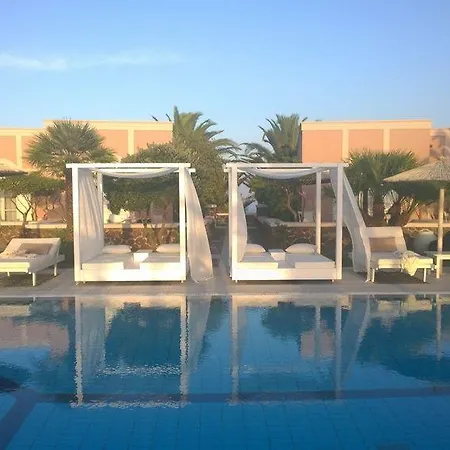 Pantheon Deluxe 4* Imerovigli (Santorini)