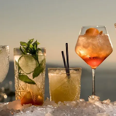 Hotel Pantheon Deluxe Imerovigli (Santorini)