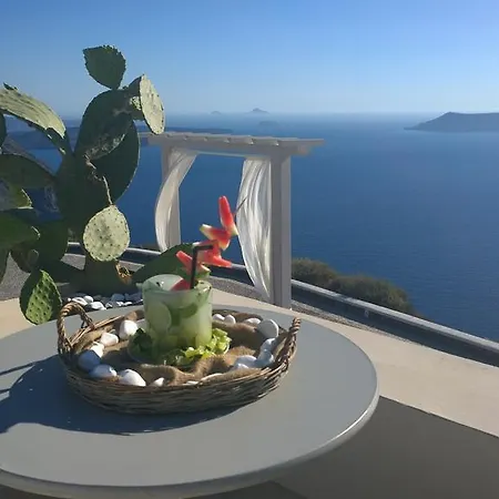 Pantheon Deluxe 4* Imerovigli (Santorini)