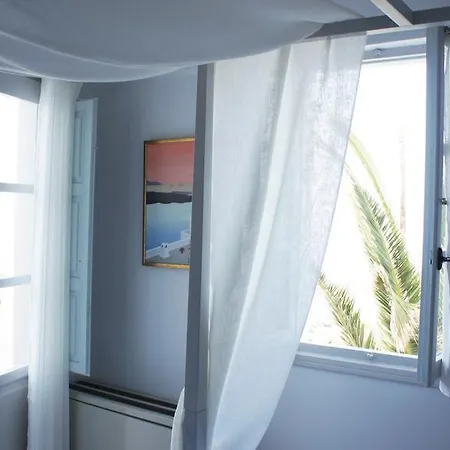 Hotel Pantheon Deluxe Imerovigli (Santorini)