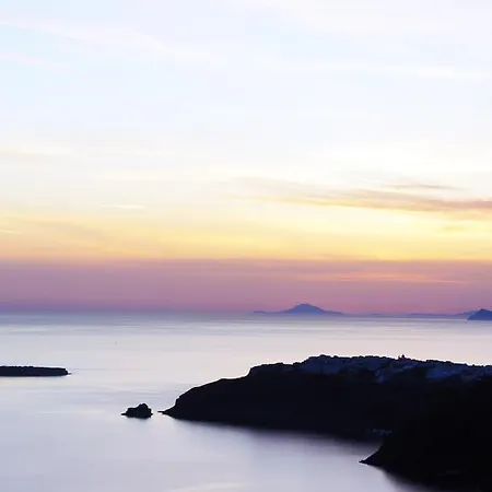 Hotel Pantheon Deluxe Imerovigli (Santorini)