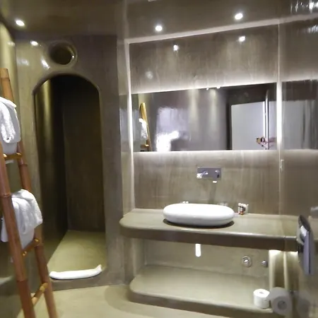 Hotel Pantheon Deluxe Imerovigli (Santorini)