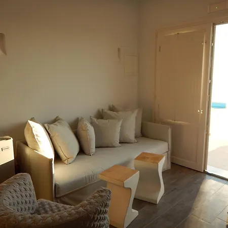 Pantheon Deluxe Imerovigli (Santorini)