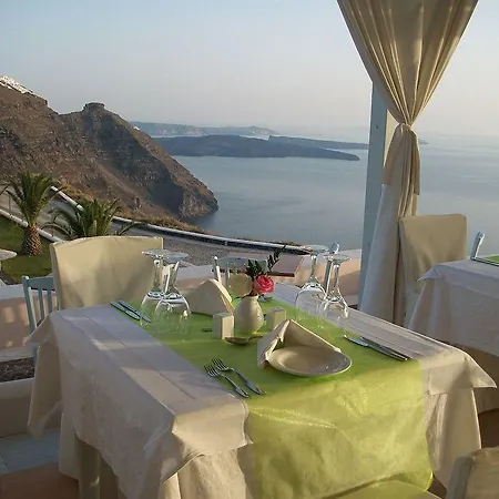 Pantheon Deluxe Hotel 4*
