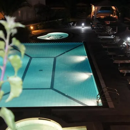 Hotel Pantheon Deluxe 4*