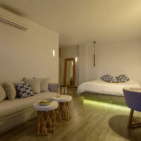 Pantheon Deluxe Hotel Imerovígli